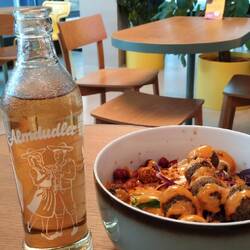 Yucky felafel bowl and Almdudler. I read up on it, and it's *big* in Austria.