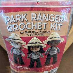 Stopp im Store... Ranger zum selber häkeln... Sachen gibt's😂