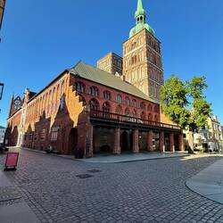 Rathaus und Nikolaikirche