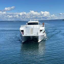Whale watching tour boat, Puget Sound Express "Saratoga"