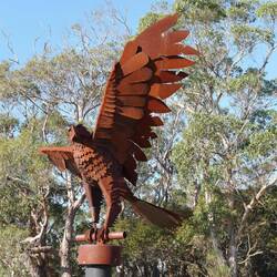 Verabschiedung dann wieder durch einen Vogel.