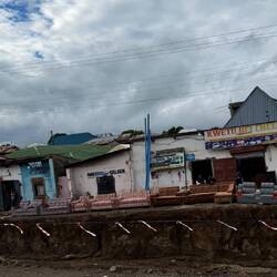 ...Möbelverkäufer am Abgrund...