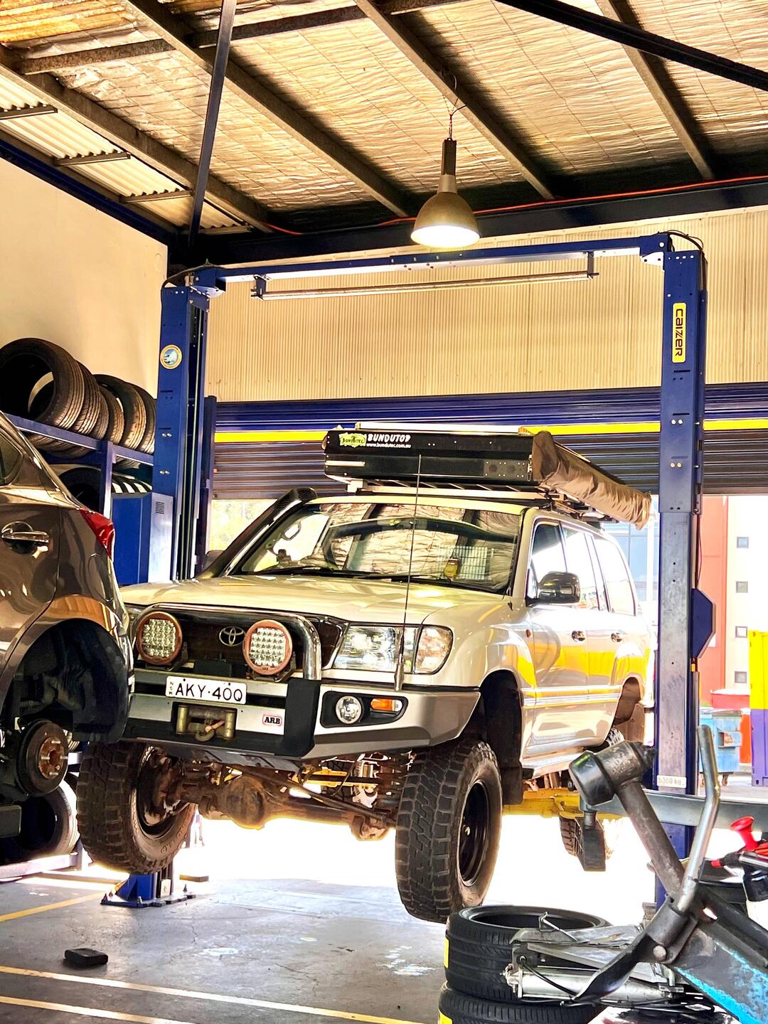 Unscheduled stop at Bob Jane's