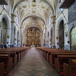 Hauptschiff Kirche Santo Domingo