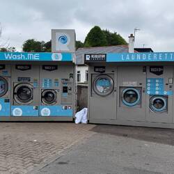 ?!?! An einer Tankstelle ?!?!