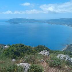 Tolle Aussicht über die Bucht von Laganas ...