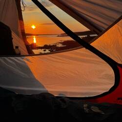 Sonnenuntergang aus dem Zelt