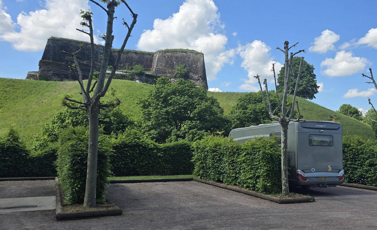 Another aire with individual bays, sits just below the citadelle