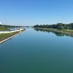 Rhein an der Schleuse Grand Canal d'Alsace