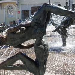 Brunnen der Lebenslust von 1980. Einst wild umstritten- Pornobrunnen geschimpft