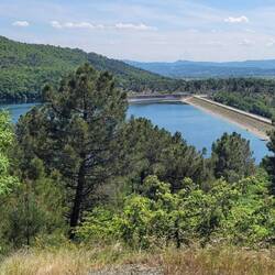 Staumauer des Lago di Montedoglio