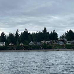 Homes at entrance to Pleasant Harbor.