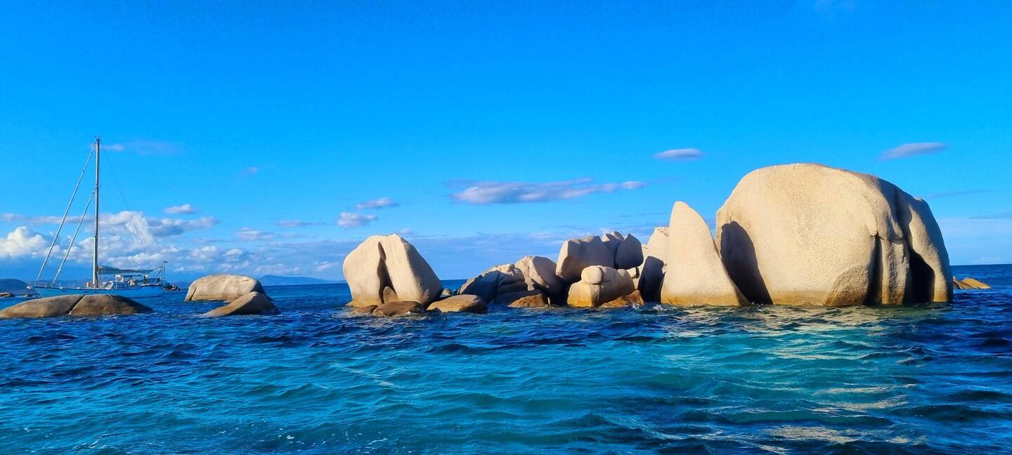 L’archipel des Îles Lavezzi, une réserve naturelle entre la Corse et la Sardaigne .