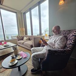 gemütliches Käfeli trinken mit Meerblick