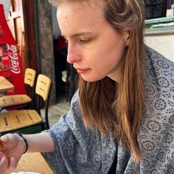 Agathe après s'être régalée avec le piment