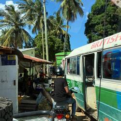 ...so geht's zu wenn alle durch's Nadelöhr wollen...