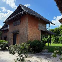 ...hier hätte ich logieren können... ...durchlüftet, kühler, fast Moskito frei...