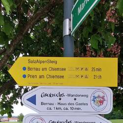 Der Grenzenlos Wanderweg führt über 130 km bis nach Kufstein, also knapp 3 Louder.☝️