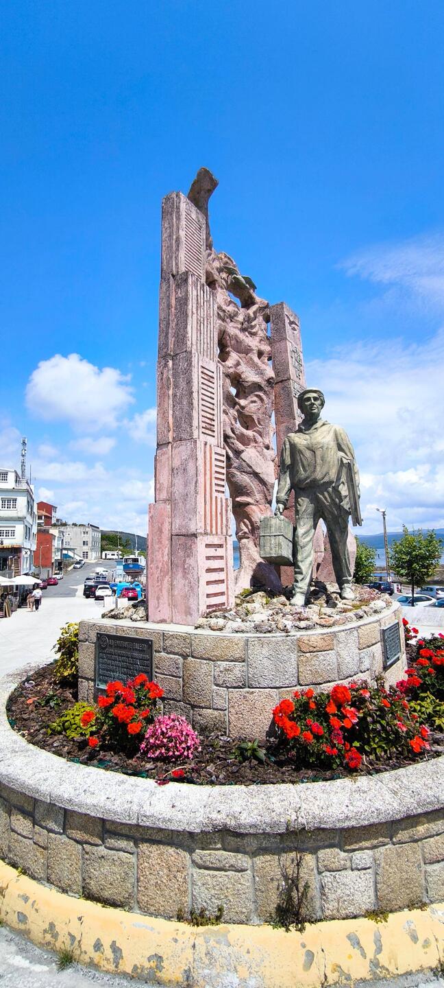 "Monumento al Emigrante" in Fisterra