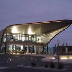 Hier wird es früh dunkel. Deshalb auf der Rückfahrt keine Delfine.