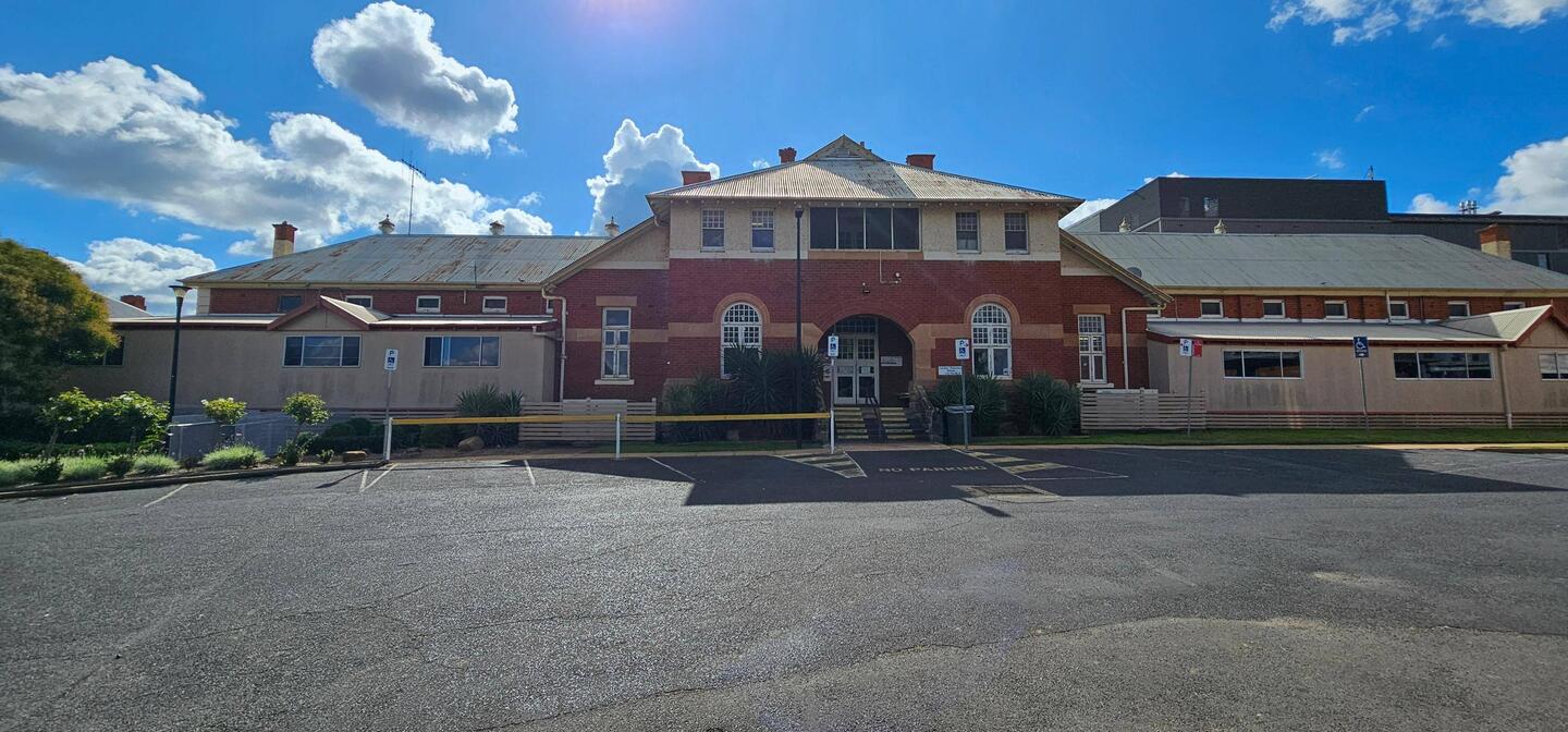 Original facades of Dubbo Base Hospital. Robin was born here in 1960.