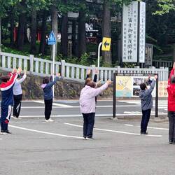 Ladies exercise with music on the boombox 🎶❤️