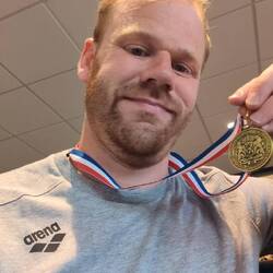 medaile voor de 4x50m wisselslag