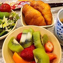 Fresh fruit breakfast 😍