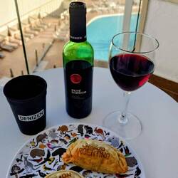 Abendlicher Snacks auf dem Balkon