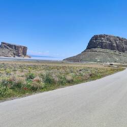 Gesteinsformationen am Westufer