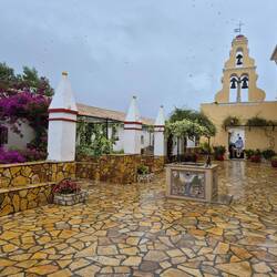 das Panagia Theotokos tis Paleokastritsas Kloster öffnet