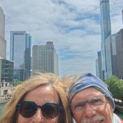 ... vor dem schön geschwungenen St. Regis Chicago 😎🤳