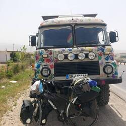 Hab es nicht ausgehalten. Musste dort raus. Keine Kraft dafür. Auf dem Weg in die Berge...