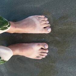 Alina verbrennt sich die Füsse - ausser unter den Flipflops 🩴
