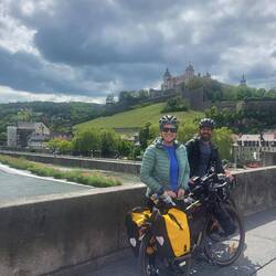 Los ging es im burgigen Würzburg