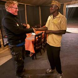 Überwältigt von dem "aus-dem-Nichts" erschaffenen Menü, mussten wie einfach den Koch kennenlernen.