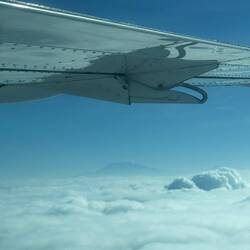 ...über den Wolken ist Freiheit grenzenlos; inkl. Kilimandscharo!