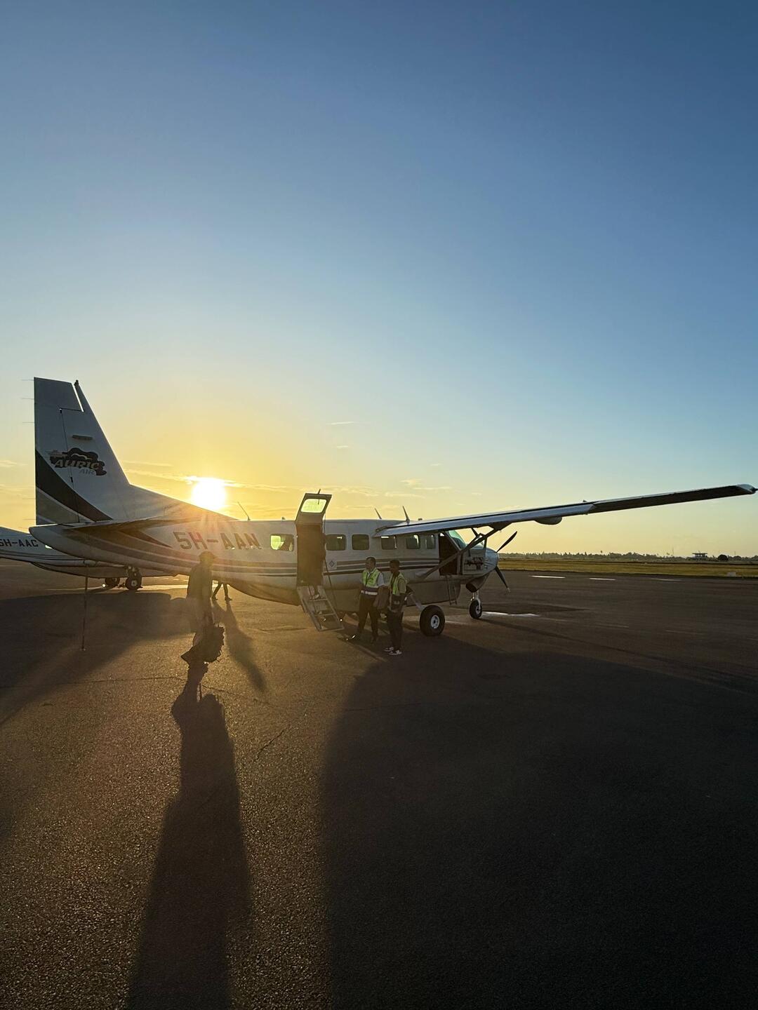 Strahlender Sonnenaufgang... ...schnucklige Maschine...