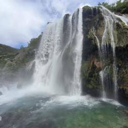 die Hälfte des Wassers auf der Linse
