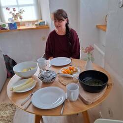Erste Mahlzeit in unserer Unterkunft mit leckerem Spargel