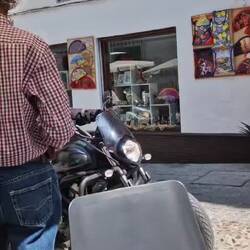 Stink- und Hup-Töffs in Arcos