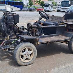 Dieses seltsame Gefährt dient zum Holz zersägen