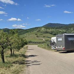 The parkup was in the middle of the vineyards, a 5 minute walk from the village