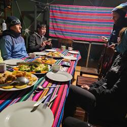 Unser Abendessen. Warm war's durchaus ned, aber geschmeckt hat's! 😋