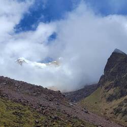 Immer schön aufpassen, um wenigstens einen ganz kurzen Blick auf die Schneeberge zu erhaschen