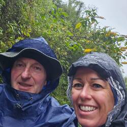 Na klar, weil die Kälte noch ned reicht, gibt's jetzt auch noch Dauerregen 🌧