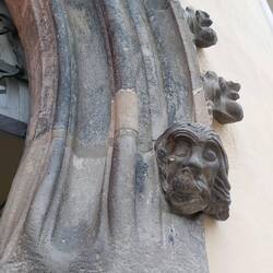 Der berühmte Flüsterbogen- Renaissance Telefon