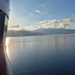 Einlaufen in den Kotor Fjord