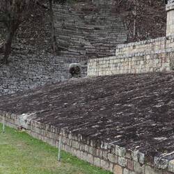 Ballspielanlage. Was mit den Verlierern passierte, wurde uns unterschiedlich erklärt......