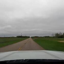 Les petites routes. Plus sport mais tout aussi droit.